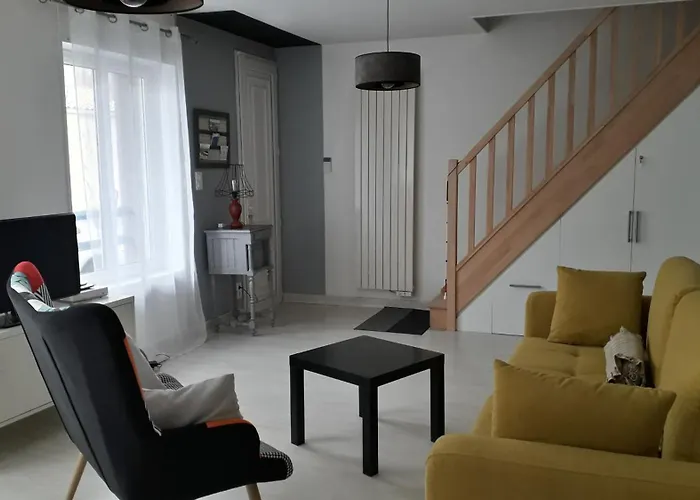 Belle Maison Proche Centre - Wifi Hébergement de vacances